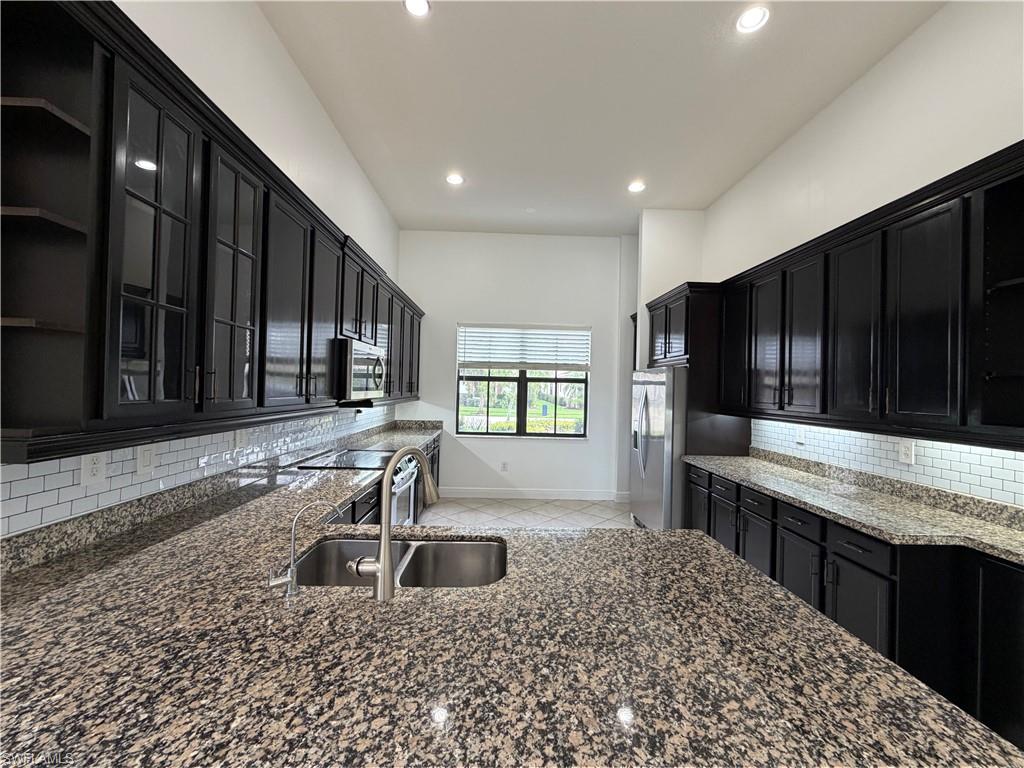 MAPLE RIDGE - Residential Lease