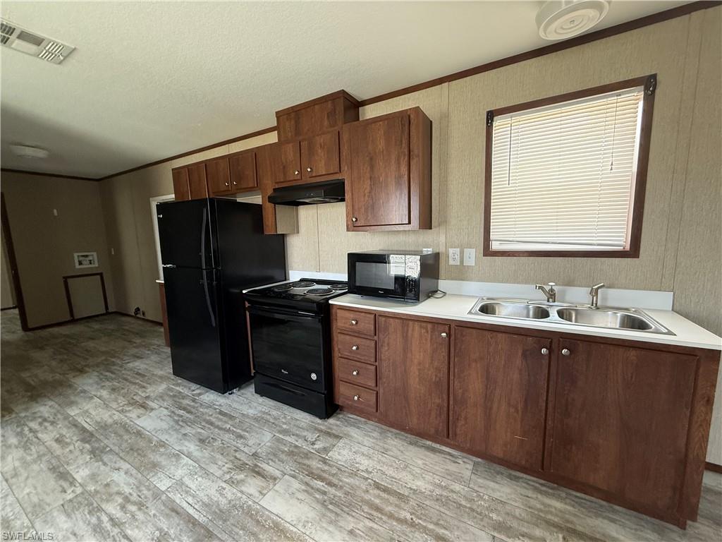 IONA GARDENS - Residential Lease