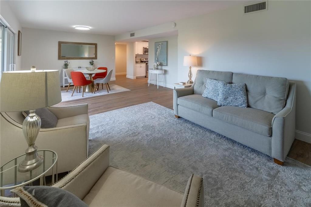GLADES COUNTRY CLUB - Residential Lease