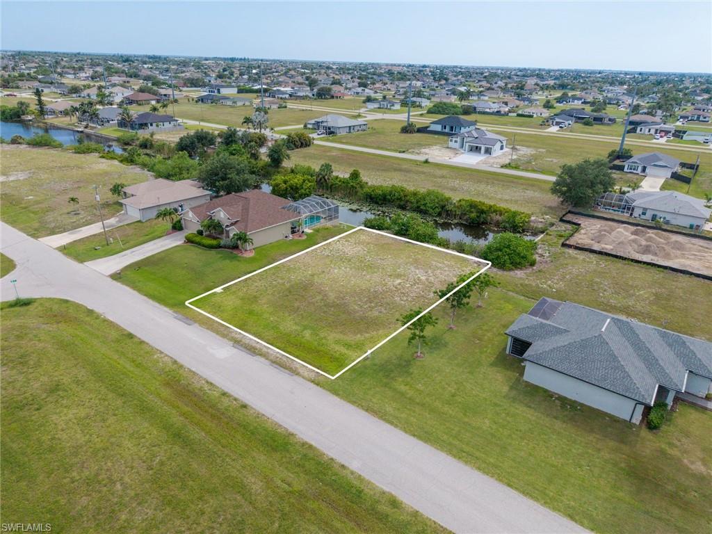 CAPE CORAL - Land