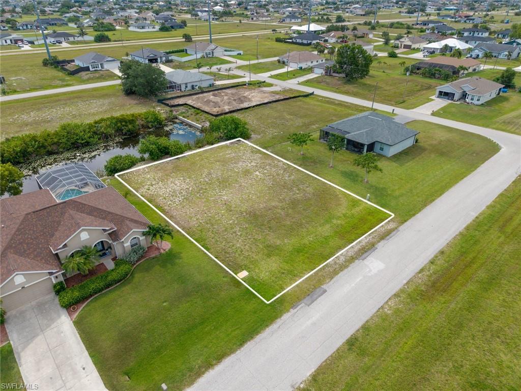 CAPE CORAL - Land
