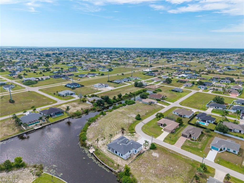 CAPE CORAL - Land
