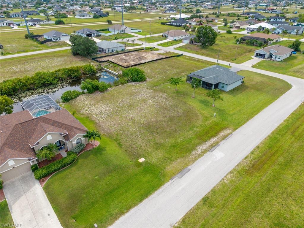 CAPE CORAL - Land