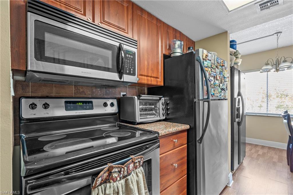TOWERS CONDO - Residential