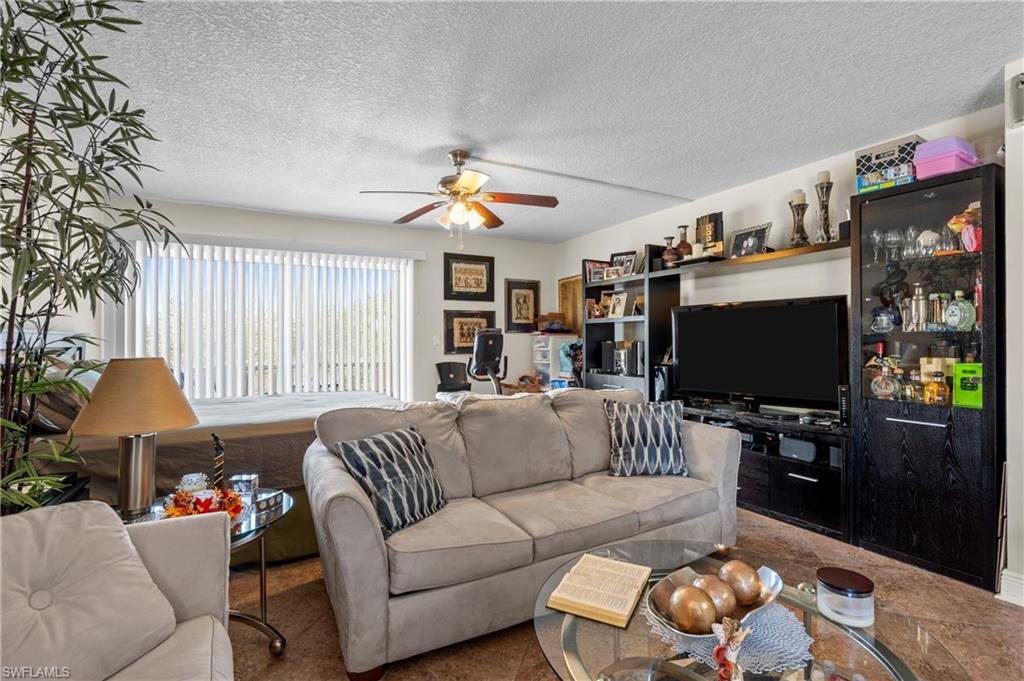 TOWERS CONDO - Residential