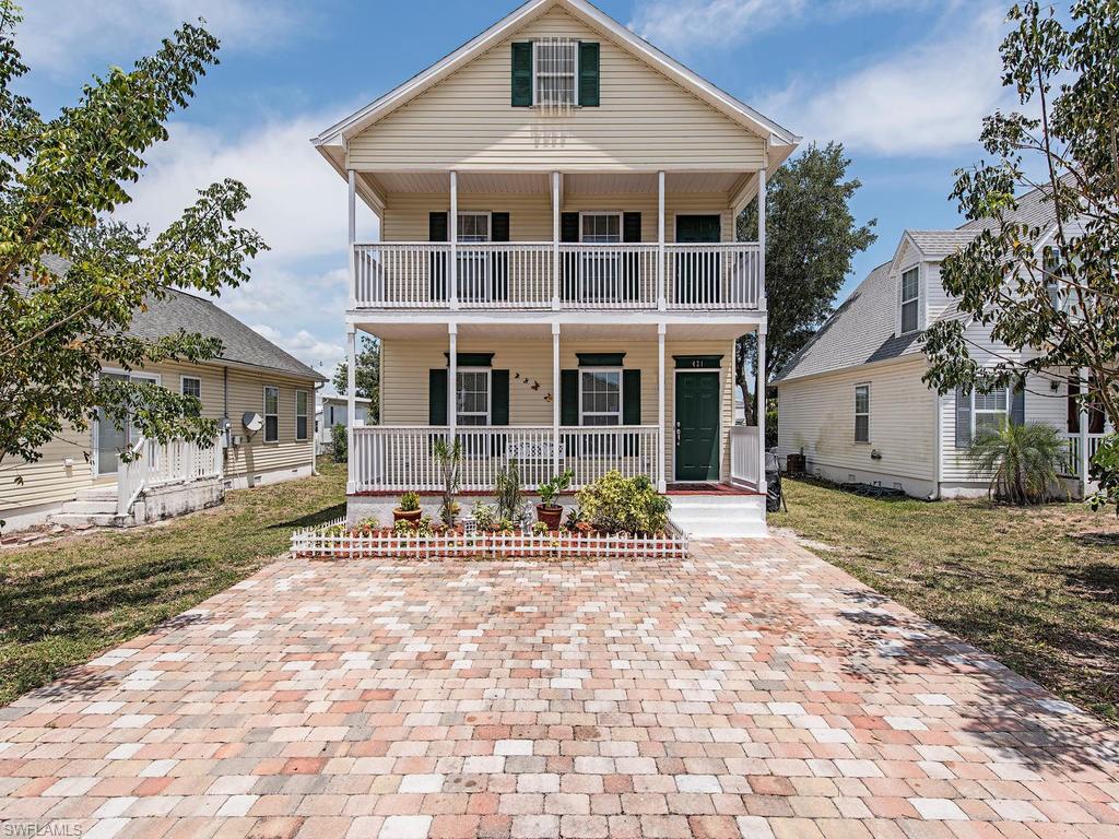 LEAWOOD LAKES - Residential