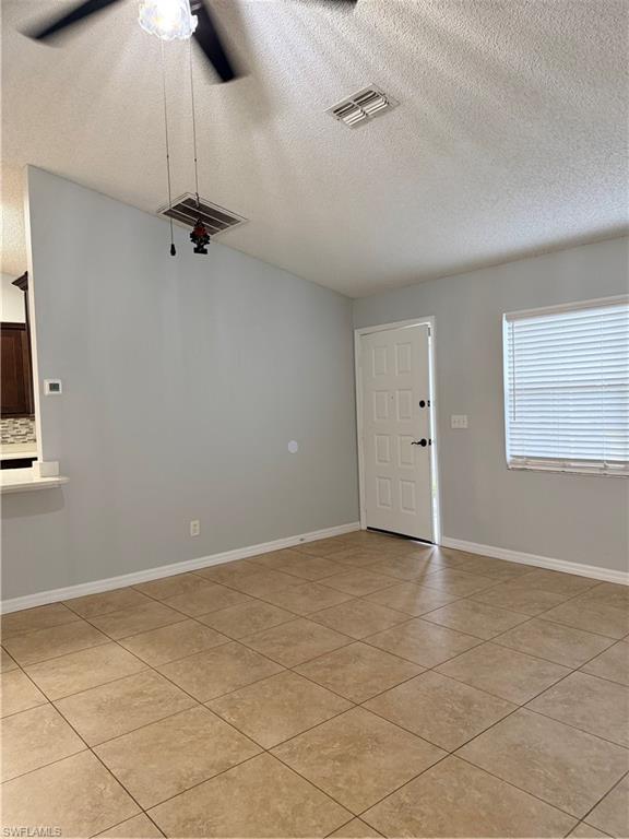TWIN LAKES - Residential