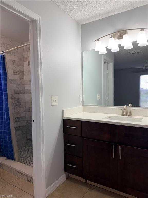 TWIN LAKES - Residential