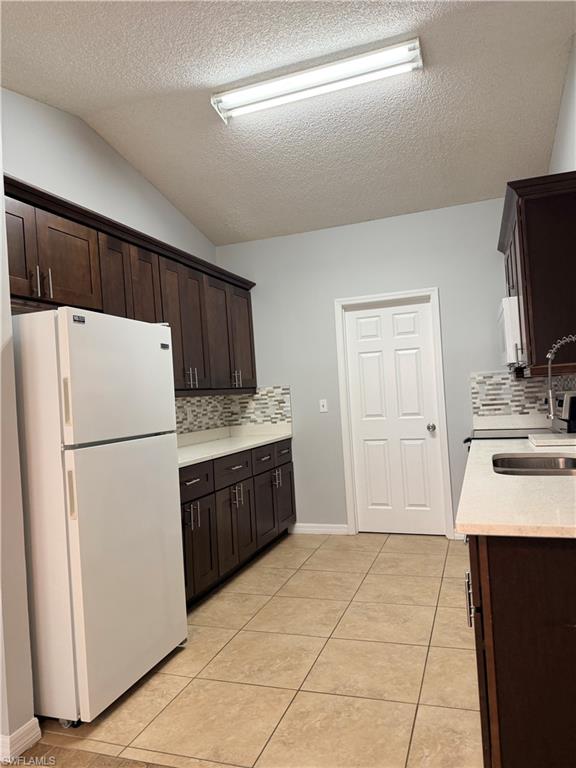 TWIN LAKES - Residential