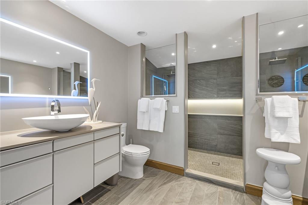 KINZIE ISLAND - Residential