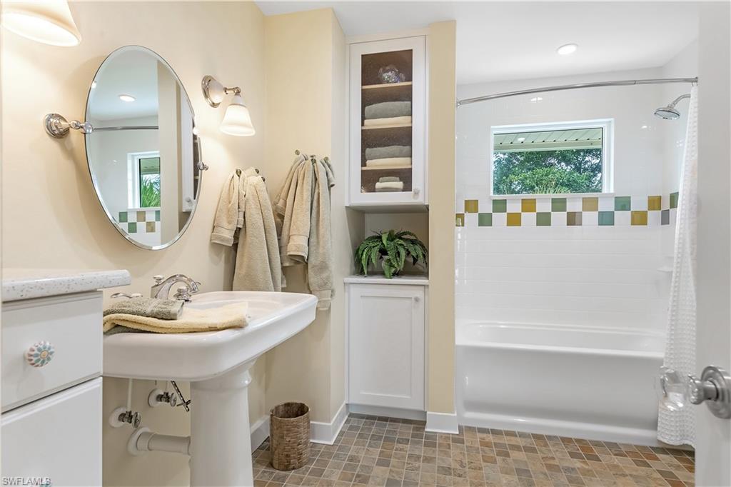 SUNSET CAPTIVA - Residential