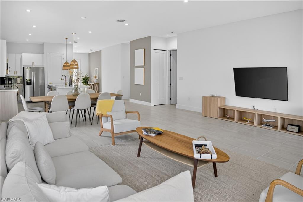 MAPLE RIDGE - Residential