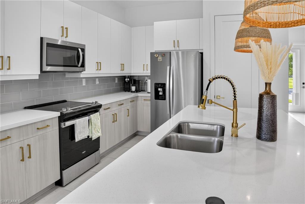 MAPLE RIDGE - Residential