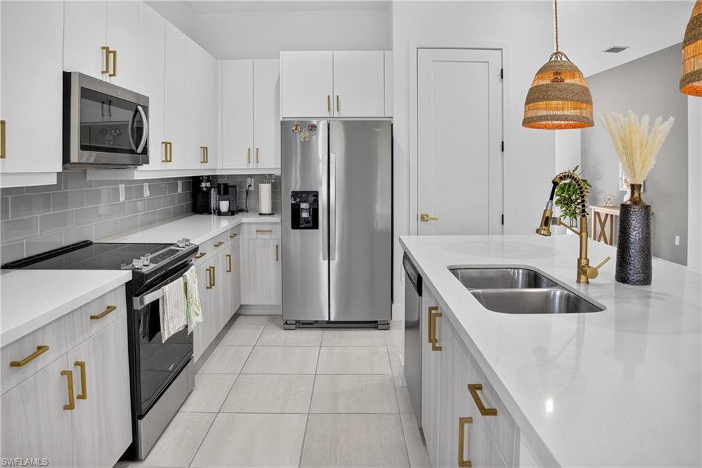 MAPLE RIDGE - Residential