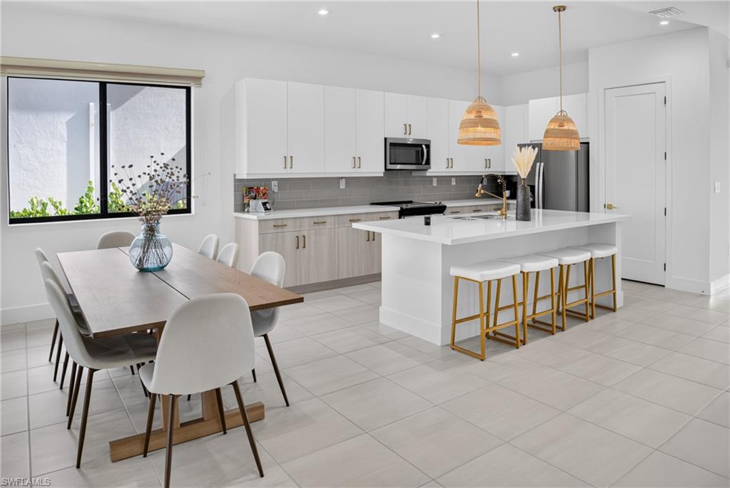 MAPLE RIDGE - Residential