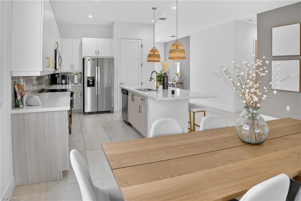 MAPLE RIDGE - Residential
