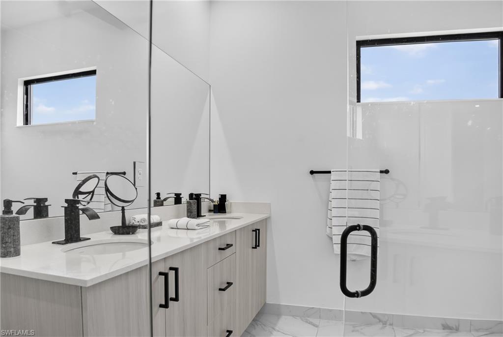 MAPLE RIDGE - Residential