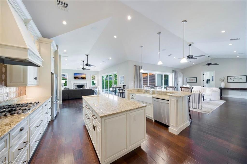 AQUALANE SHORES - Residential
