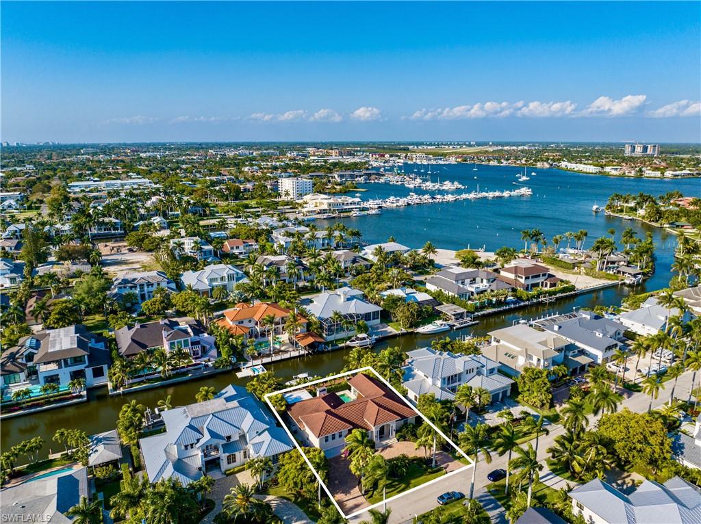 AQUALANE SHORES - Residential