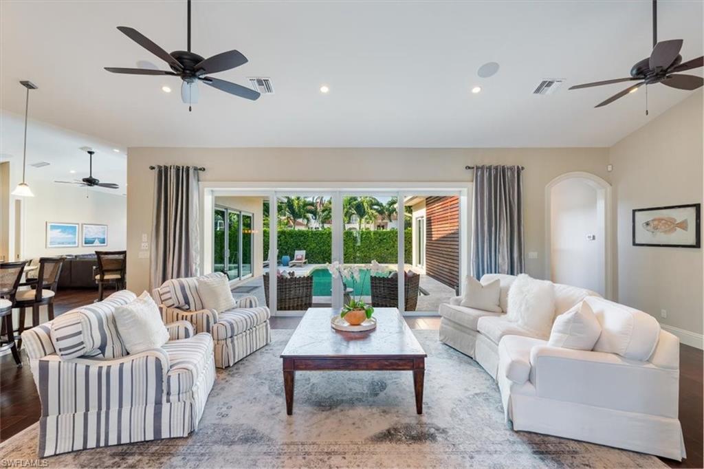 AQUALANE SHORES - Residential