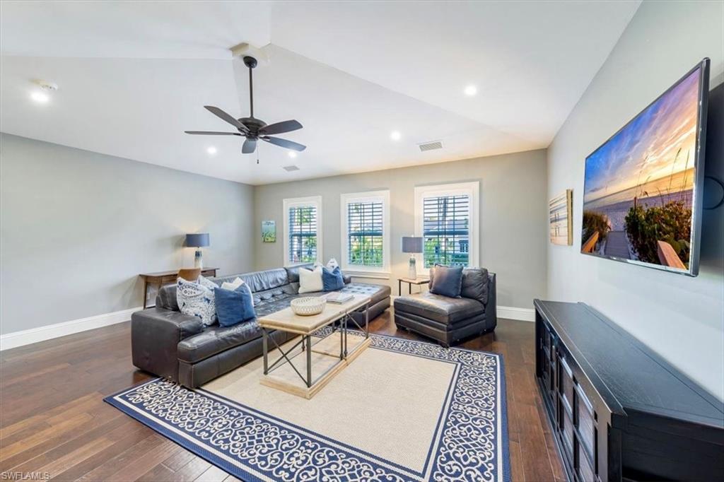 AQUALANE SHORES - Residential