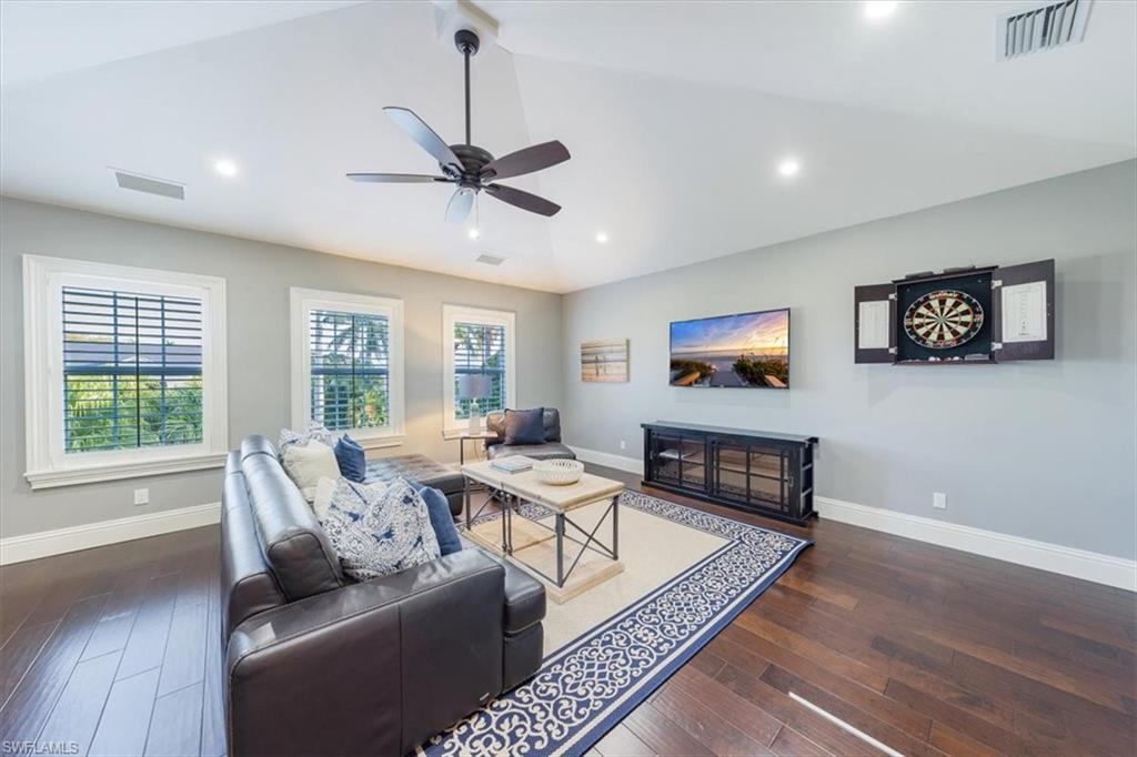 AQUALANE SHORES - Residential