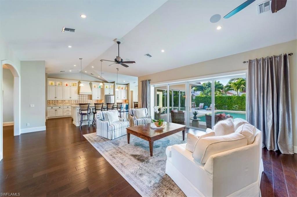 AQUALANE SHORES - Residential