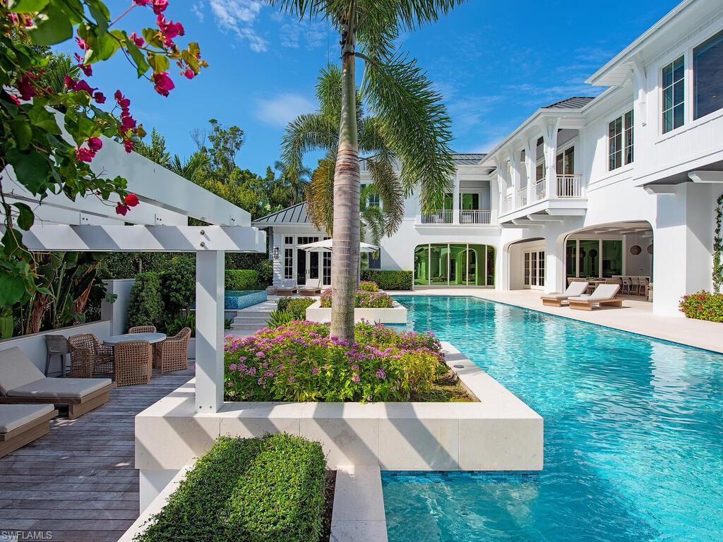 AQUALANE SHORES - Residential