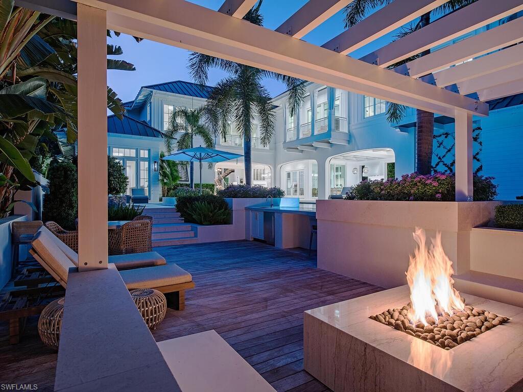 AQUALANE SHORES - Residential