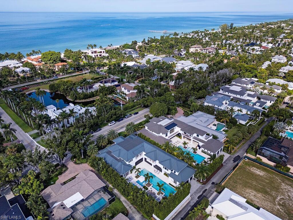 AQUALANE SHORES - Residential