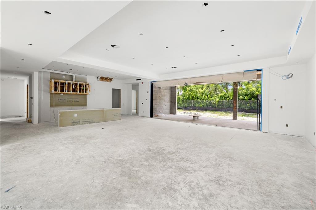 PELICAN BAY WOODS - Residential