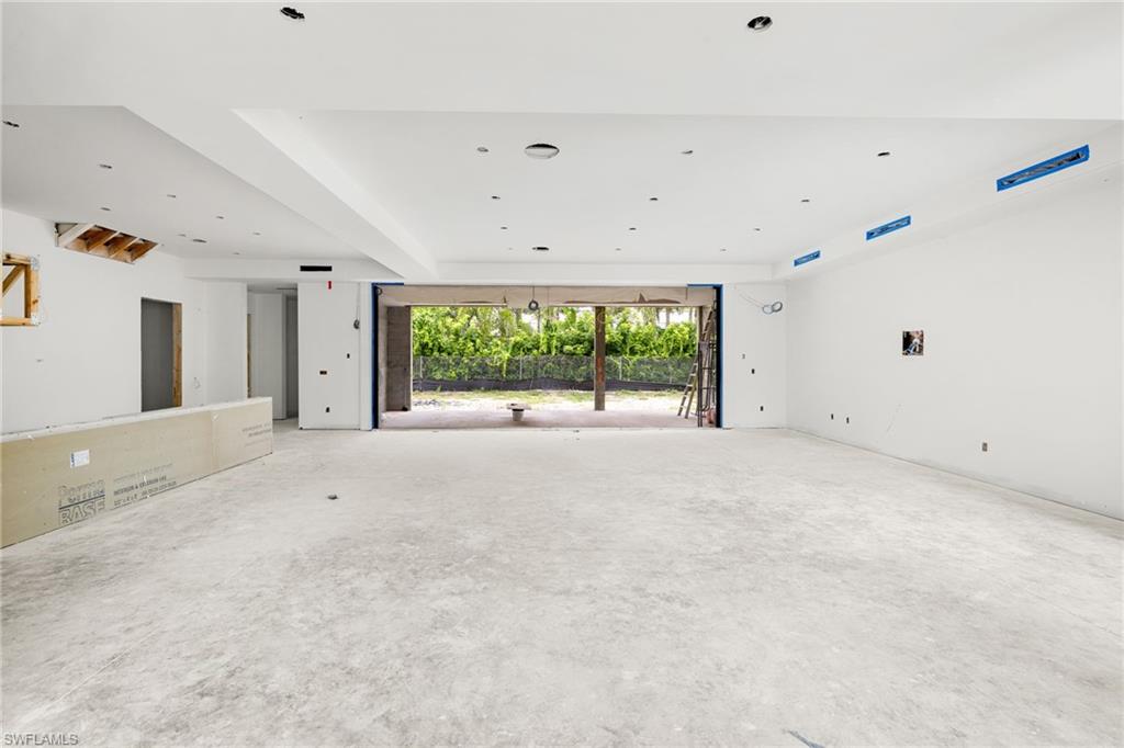 PELICAN BAY WOODS - Residential