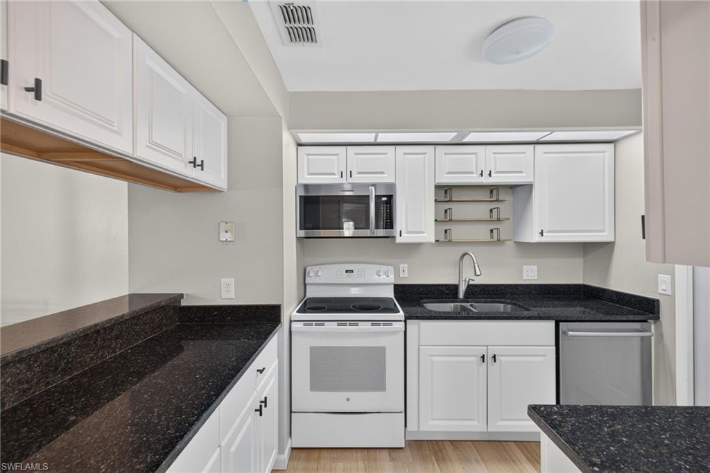 SUMMERLIN WOODS - Residential