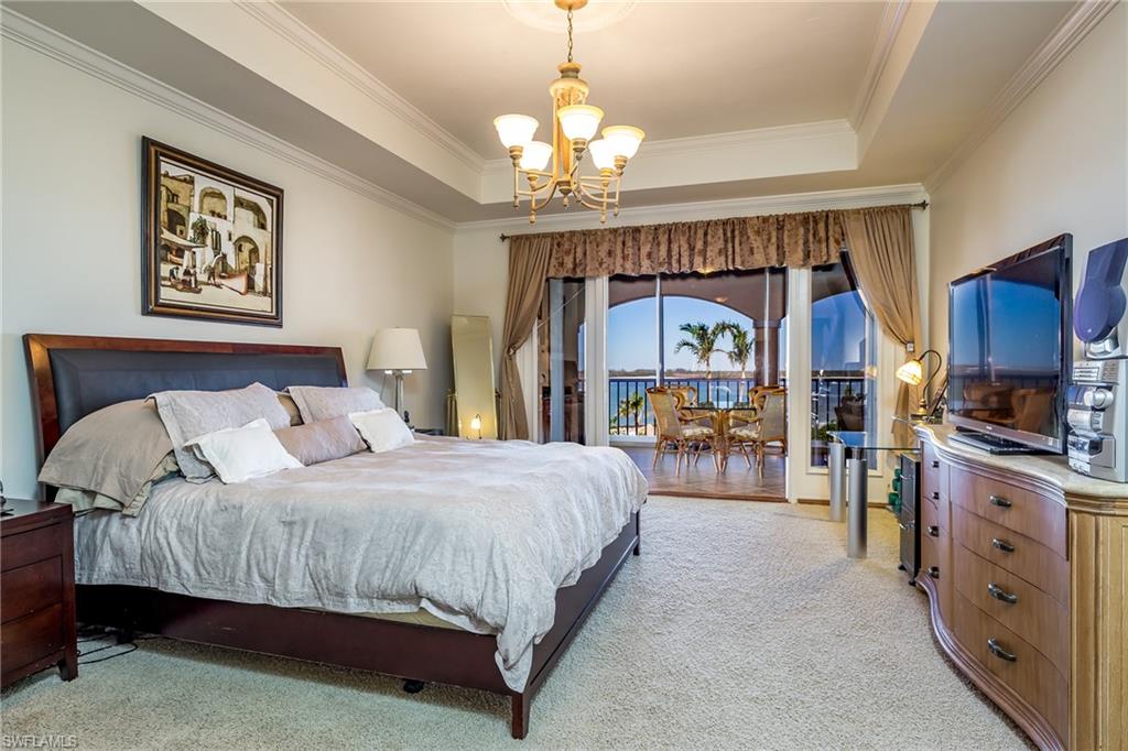 ROYAL MARCO POINT - Residential