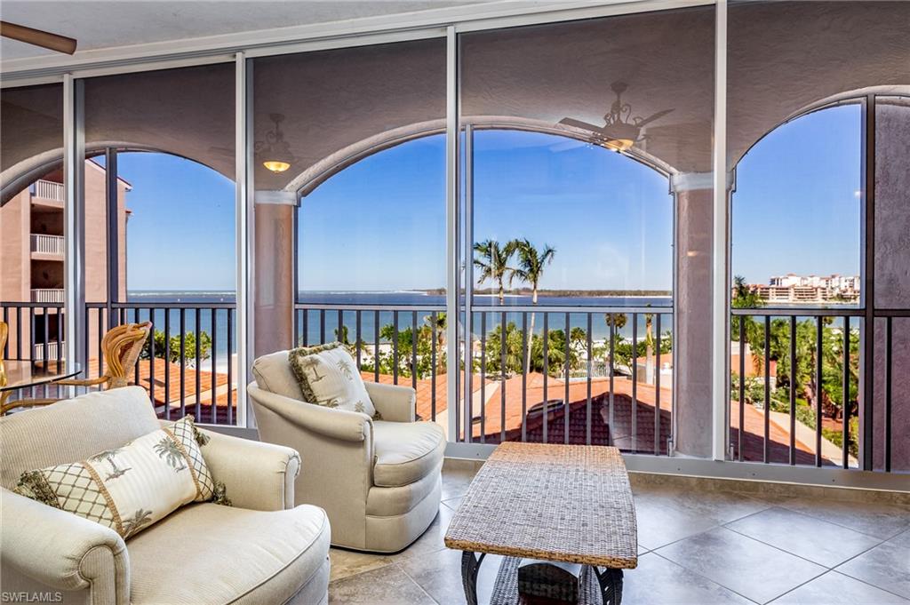 ROYAL MARCO POINT - Residential