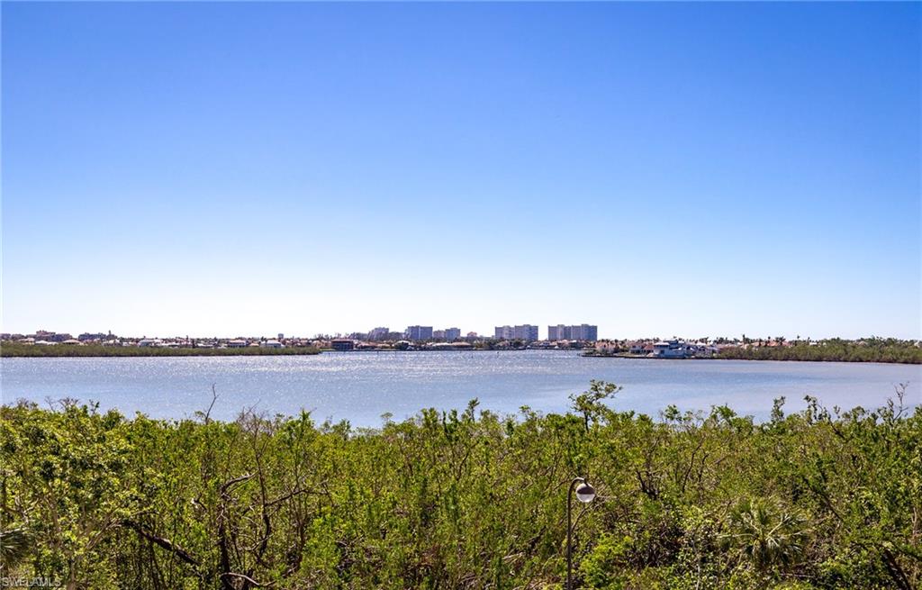 ROYAL MARCO POINT - Residential