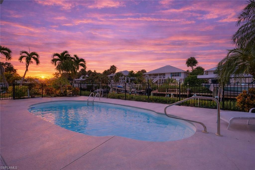 CAPTAINS COVE - Residential