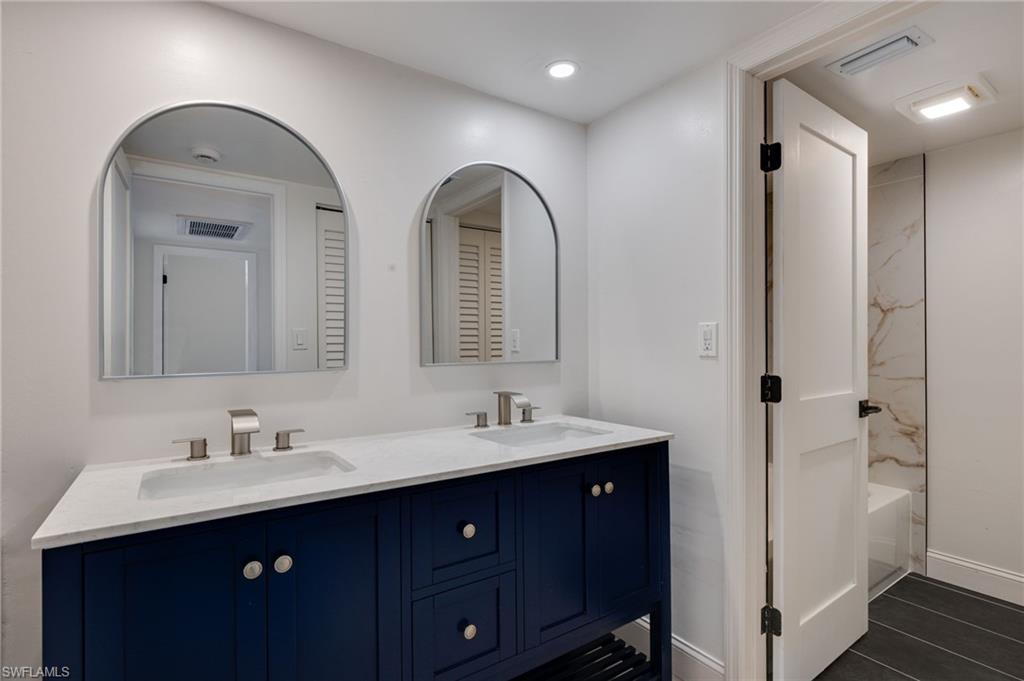 PARKWOODS TOWNHOUSE COMMUNITY - Residential