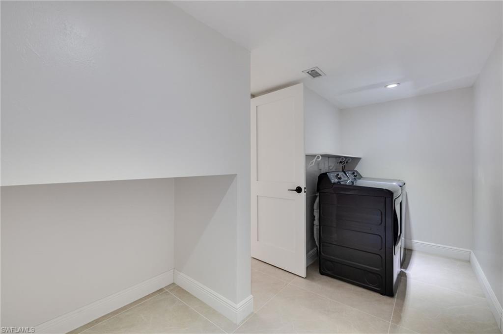 PARKWOODS TOWNHOUSE COMMUNITY - Residential