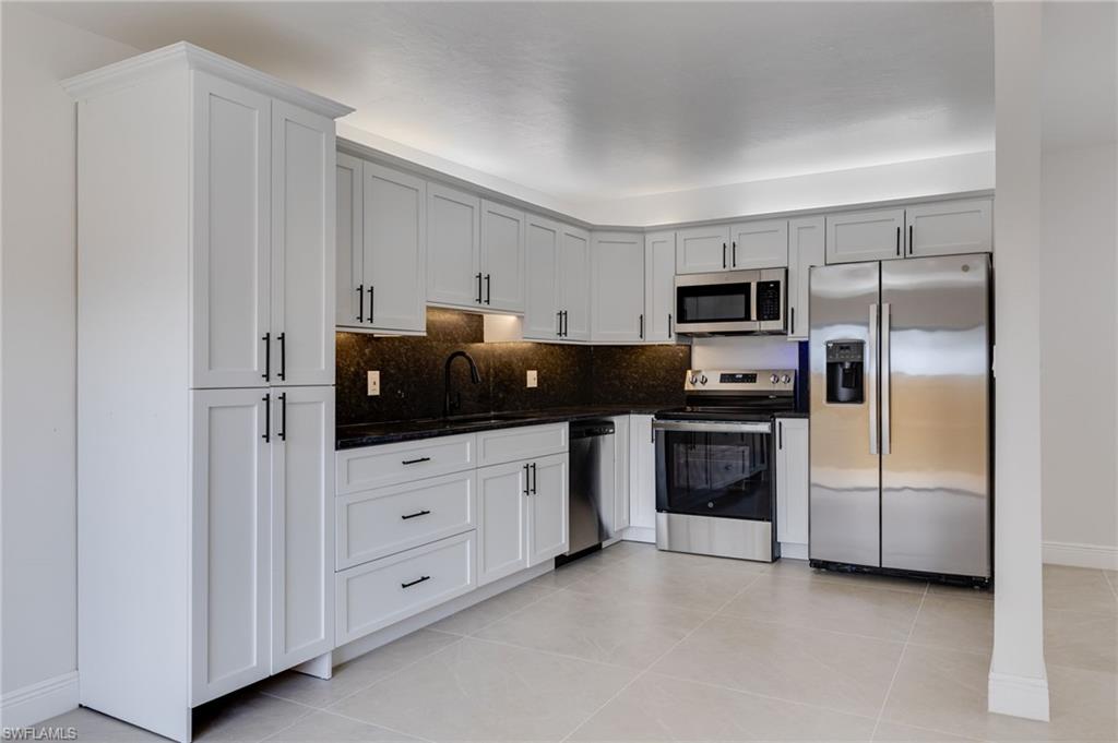 PARKWOODS TOWNHOUSE COMMUNITY - Residential