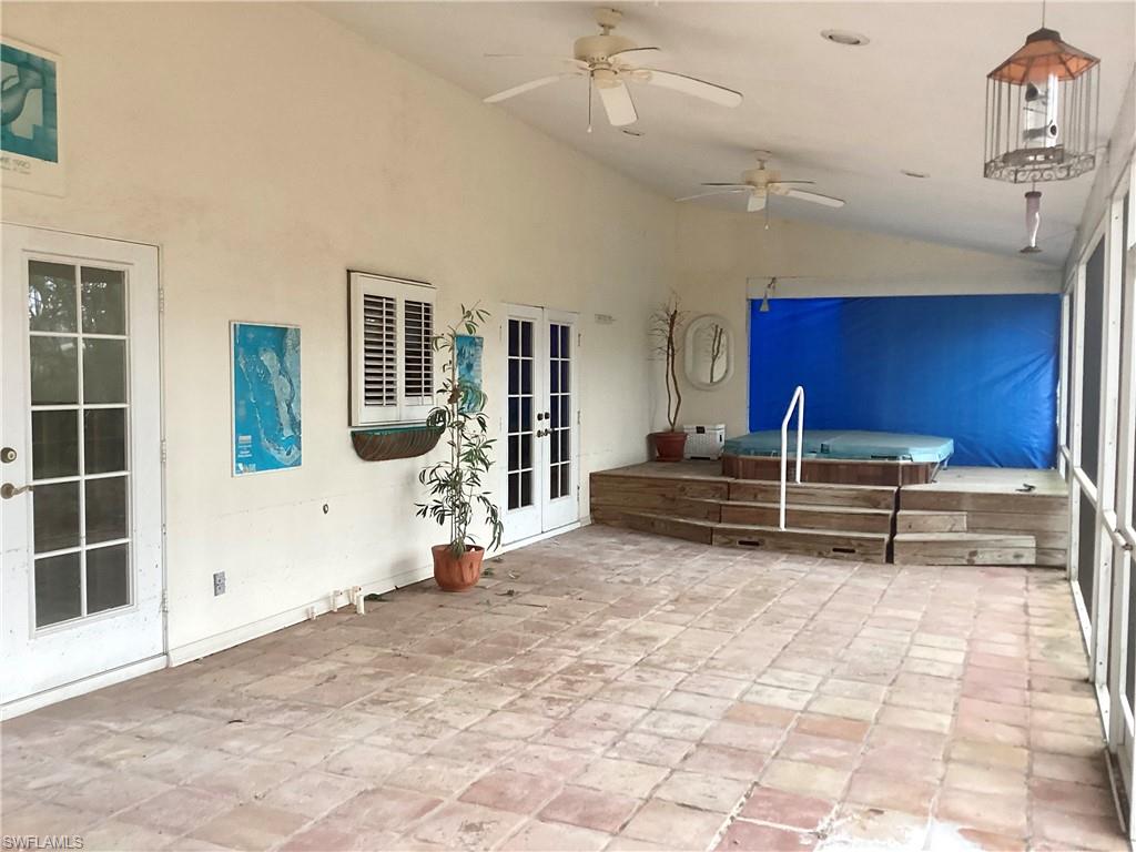 TROPICAL HOMESITES - Residential