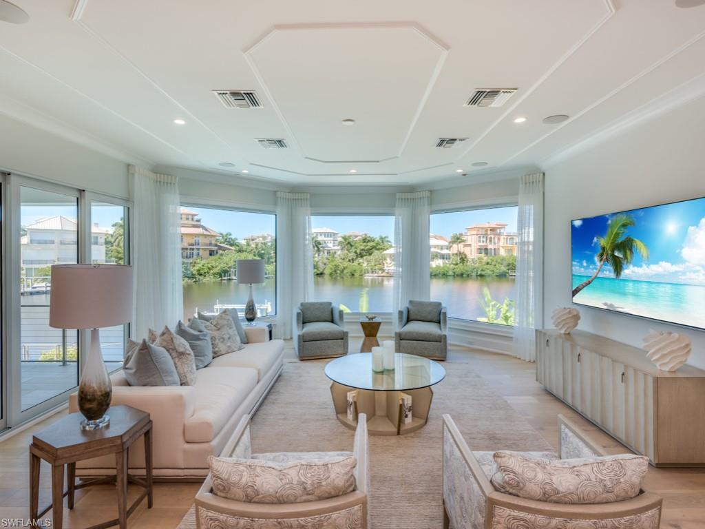 BAYFRONT GARDENS - Residential