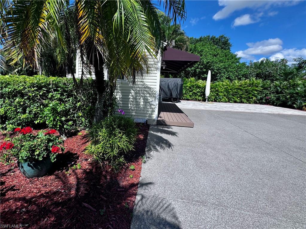 RIVERBEND MOTORCOACH RESORT - Land