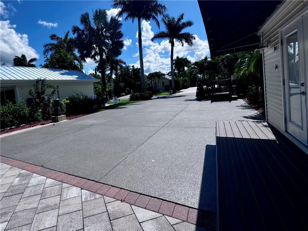 RIVERBEND MOTORCOACH RESORT - Land