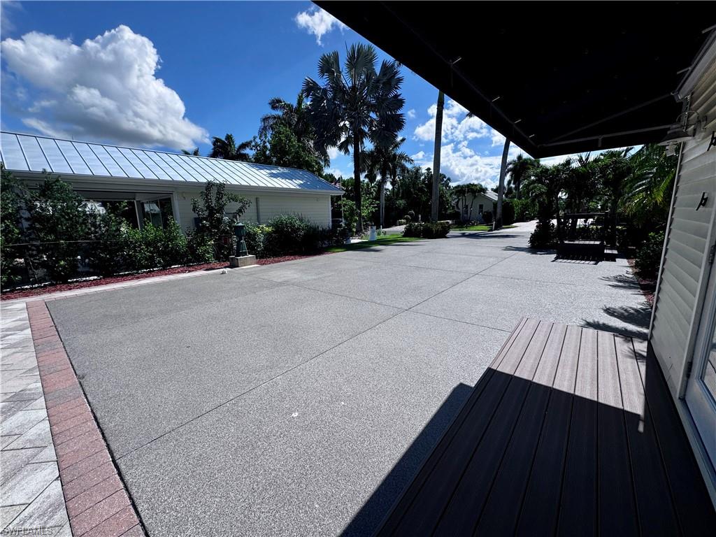 RIVERBEND MOTORCOACH RESORT - Land