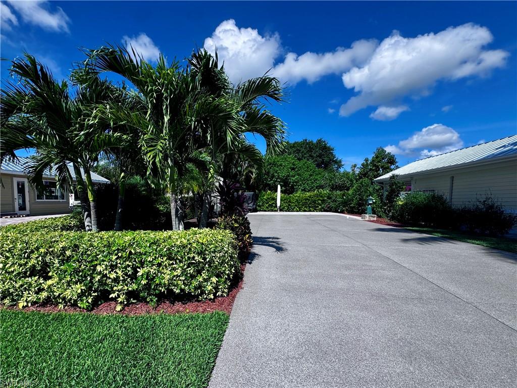 RIVERBEND MOTORCOACH RESORT - Land