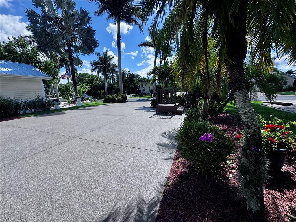 RIVERBEND MOTORCOACH RESORT - Land