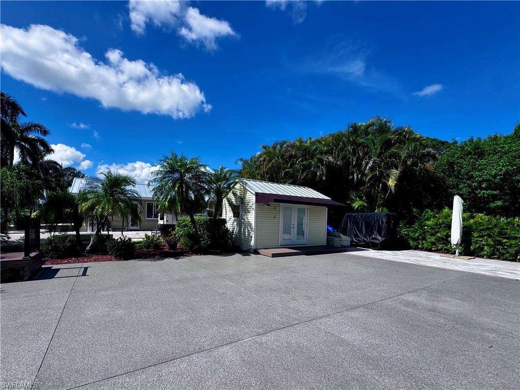 RIVERBEND MOTORCOACH RESORT - Land