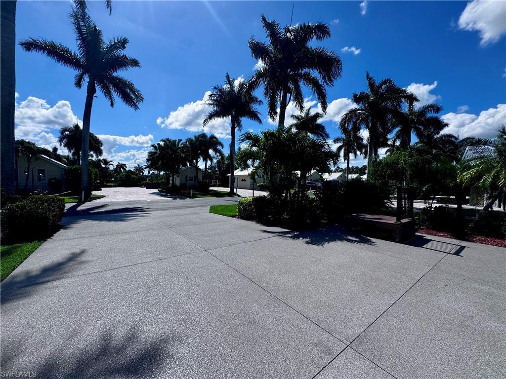 RIVERBEND MOTORCOACH RESORT - Land
