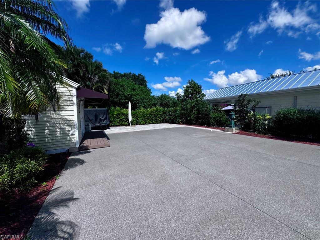 RIVERBEND MOTORCOACH RESORT - Land